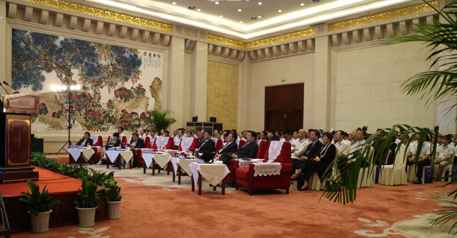 201709 01 卡萨达参加第六届欧美同学会年会-图二.png